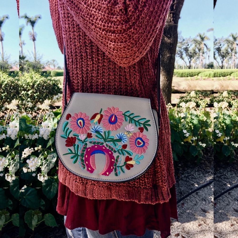 Grey Flower Embroidered Flap Crossbody Bag - Picture 3 of 8